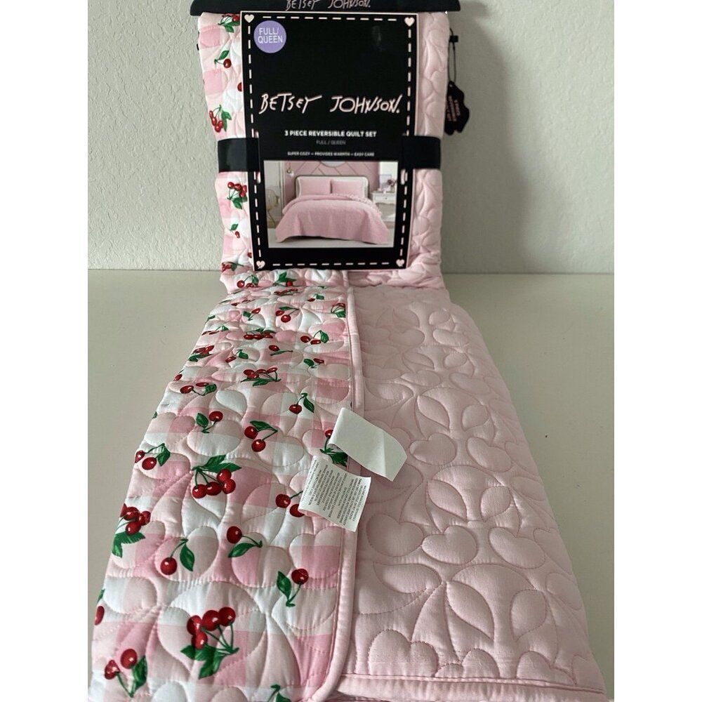 3 Piece Set BETSEY JOHNSON Reversible QUEEN Quilt Valentines HEARTS Cherries NEW
